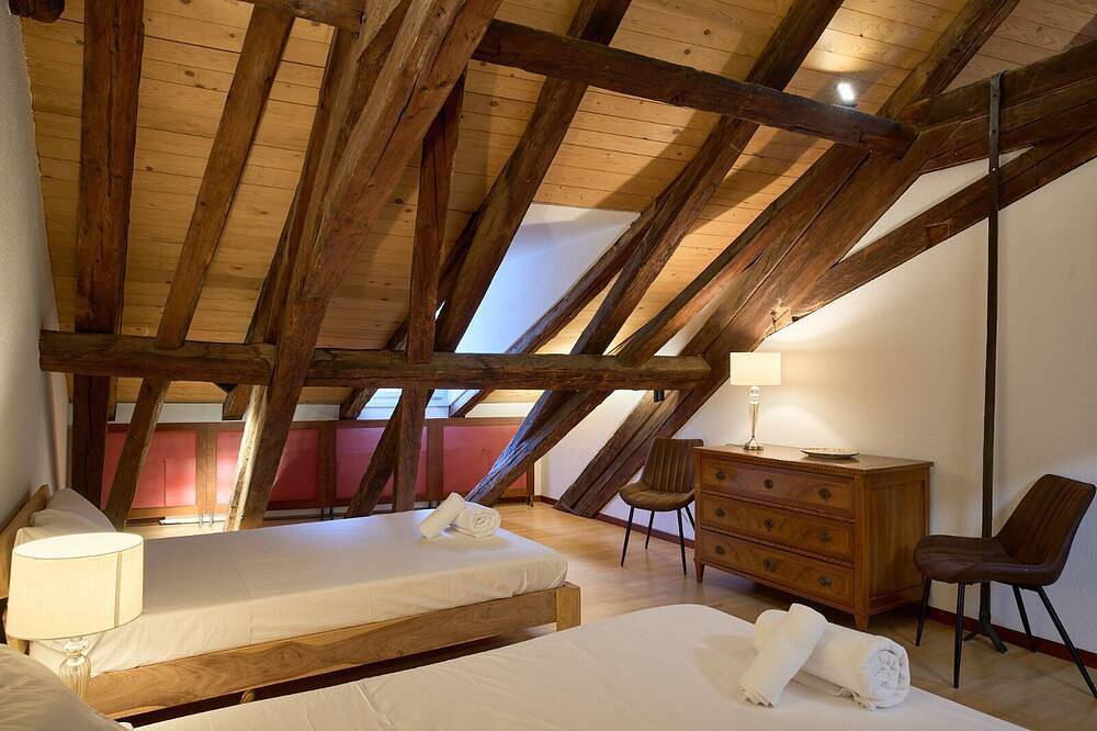 Ganze Wohnung, Beautiful Top Floor Apartment – Heart of Bern -4Th Floor No Lift in Bern, Berner Oberland