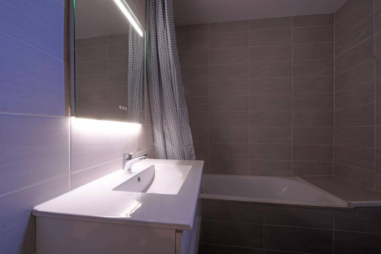 Appartement entier, Three-Bedroom Apartment in Valserhône, Nantua