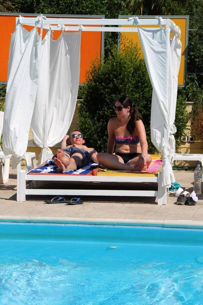 Appart’hôtel pour 2 personnes, avec Jacuzzi ainsi que Terrasse et Jardin
