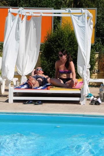 Cottage pour 2 personnes, avec jacuzzi et jardin dans Kavos