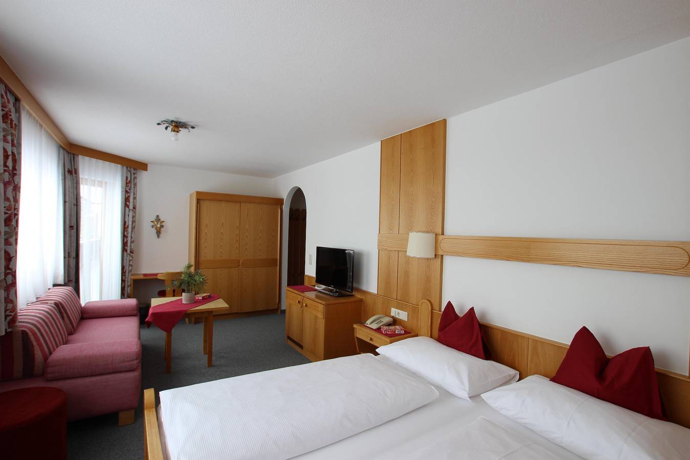 Ganze Ferienwohnung, Familienz. 3 Pers. mit Dusche od. Bad,Wc in Galtür, Verwall