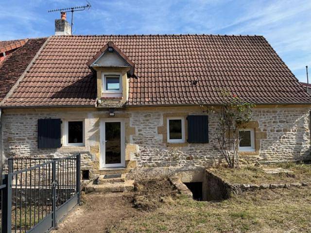 Location de vacances pour 10 personnes, avec jardin et vue, animaux acceptés à Saint-Benin-d'Azy