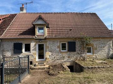 Location de vacances pour 10 personnes, avec jardin et vue, animaux acceptés à Saint-Benin-d'Azy