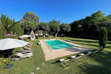 Location de vacances pour 13 personnes, avec jardin et balcon à Caussade