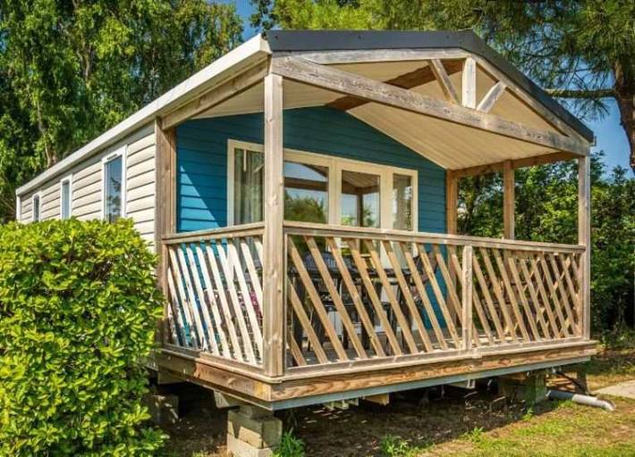 Mobil home pour 6 personnes, avec bassin pour enfant à Ambon