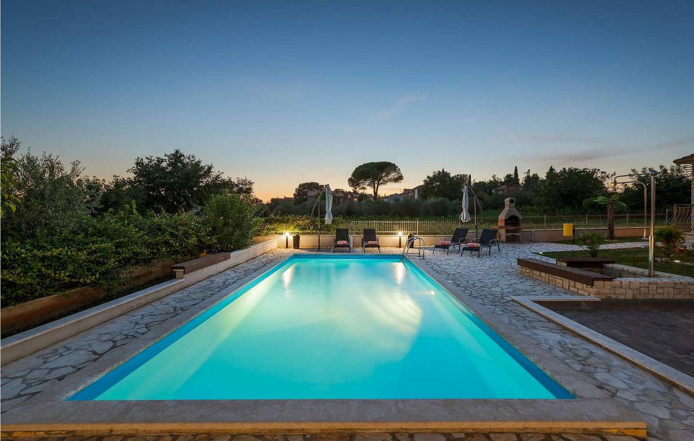 Geräumige 2-Zimmer-Wohnung mit Pool, WLAN und Parkplatz in der Nähe von Labinci in Kastelir, Općina Kaštelir - Labinci