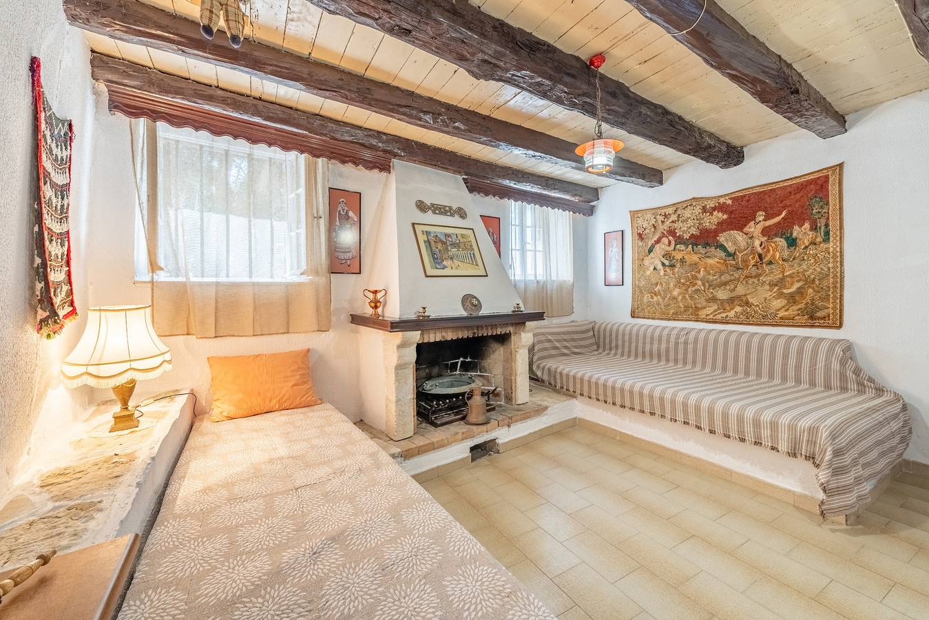 Casa de férias 'Priest's Traditional Mansion' com vista para o mar, terraço partilhado e Wi-Fi in Corfu