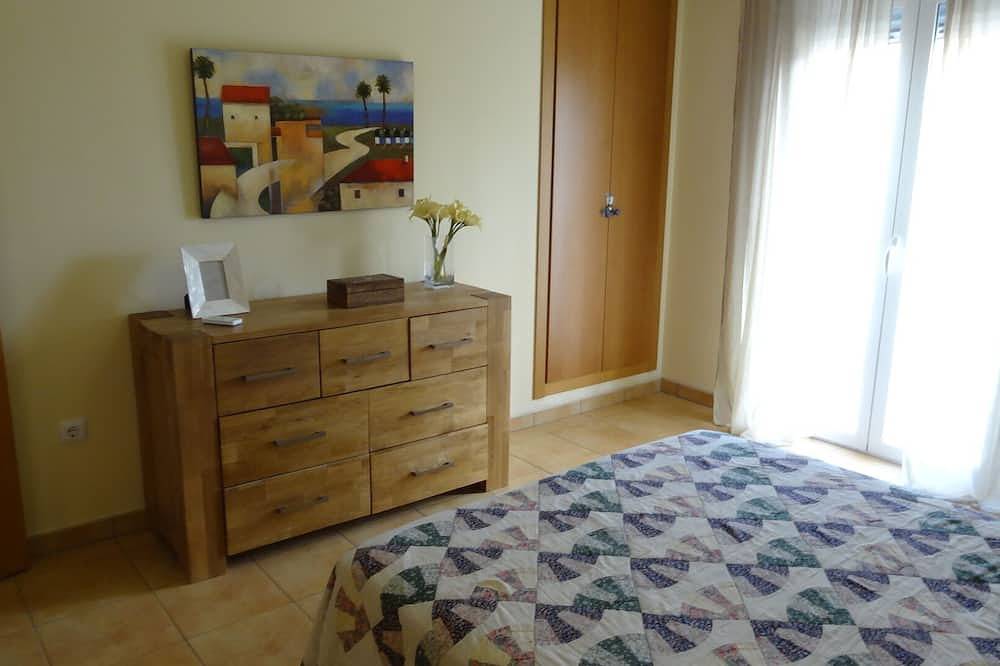 Modern holiday home for 4 persons, with pool, air conditioning, near the beach in els Poblets, Costa Blanca