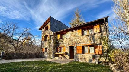 Casa rural para 8 personas, con vistas y jardín en Baixa Cerdanya