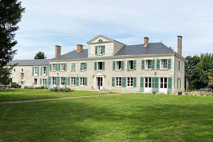 Location de vacances pour 6 personnes, avec Jardin et Piscine à Cour-sur-Loire