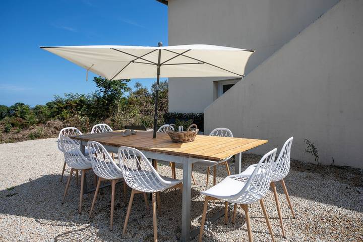 Casa Vacacional 'Les Agapanthes' con Vista al Mar, Terraza Privada y Wi-Fi in Paimpol, Côte de Goëlo