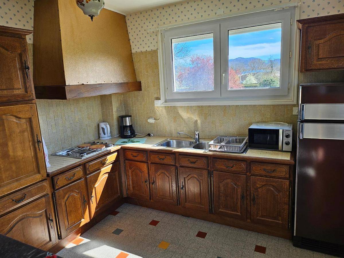 Appartement entier, Two-Bedroom Apartment in Langeac, Haute-Loire