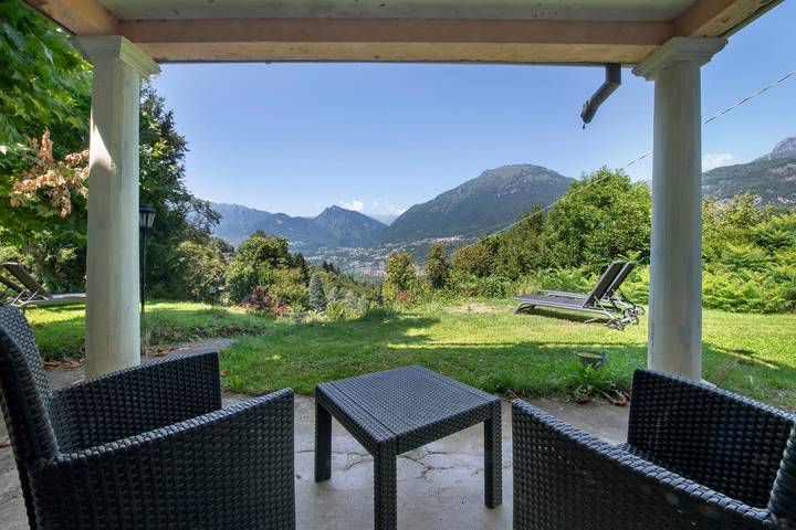 Appartamento vacanze per 3 persone, con piscina per bambini e giardino in Lombardia