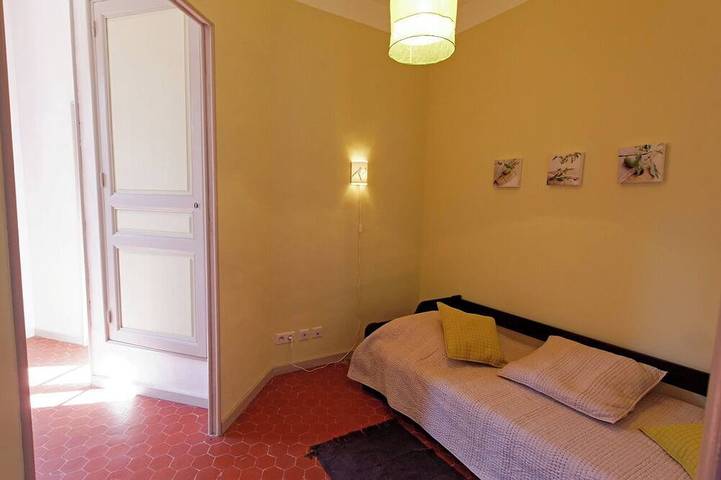 Château pour 12 personnes, avec jardin en Provence-Alpes-Côte d'Azur - 4