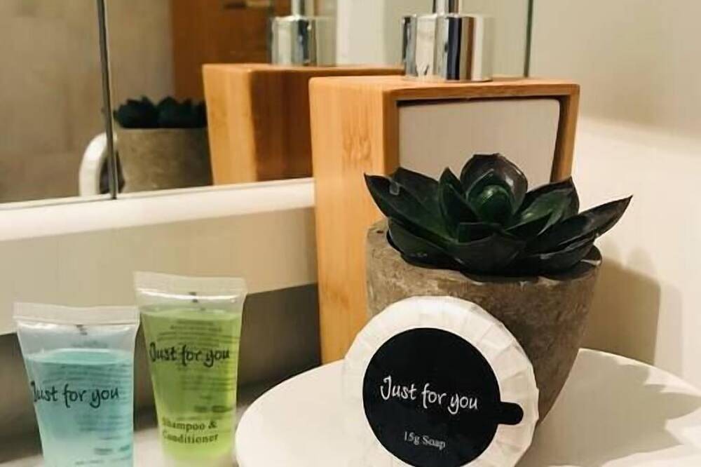 Appartamento intero, 3rd Central 1 Br w/ King bed 45m2 + 5mn from Basel in Saint-Louis, Mulhouse e dintorni