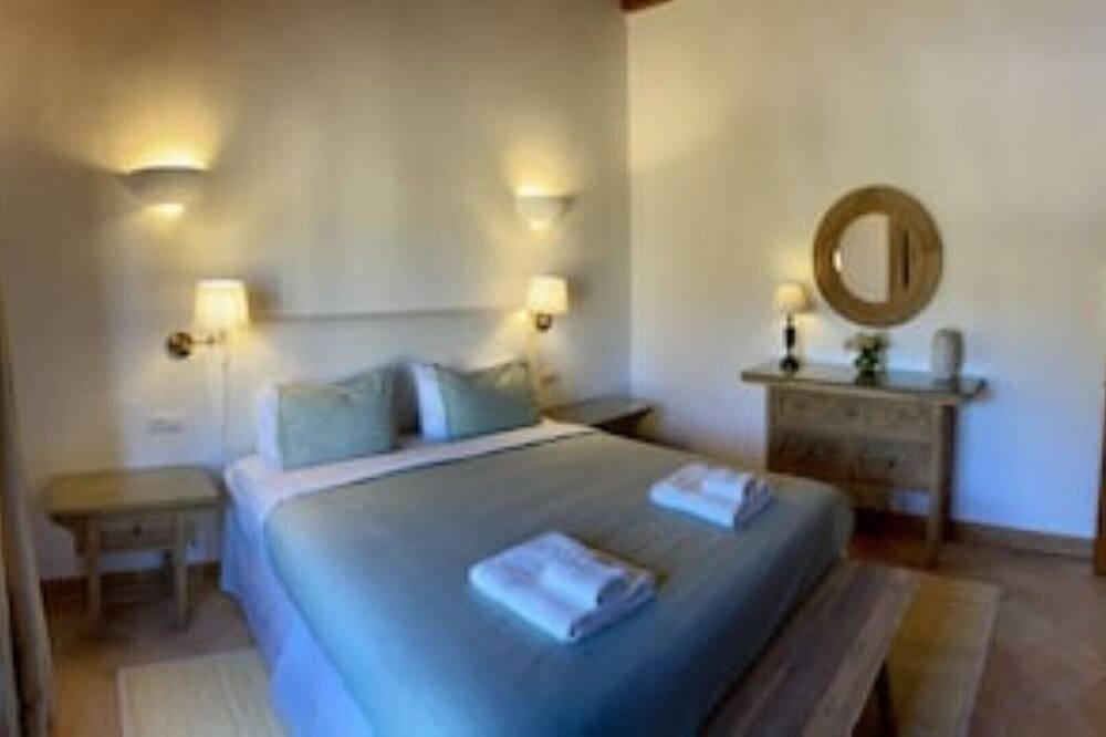 A Luxurious 2 Bedroom Villa With Sea And Mountain Views, in Betlem, Artà