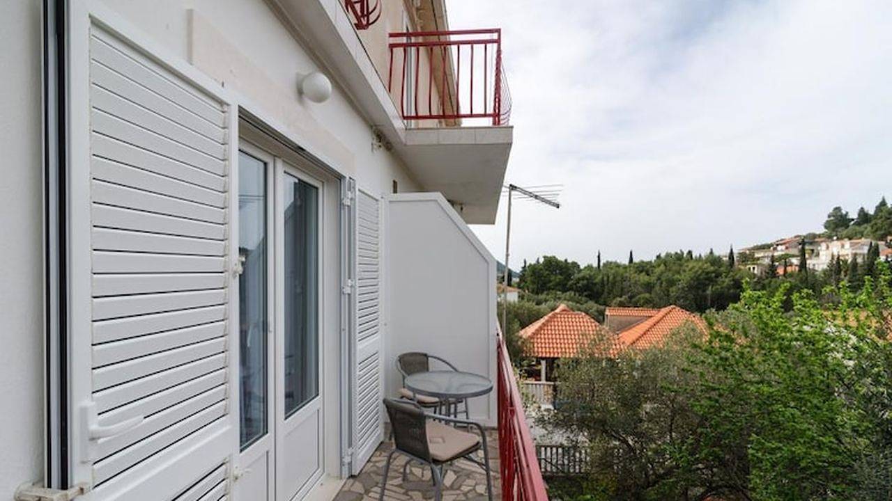 Ganze Ferienwohnung, Ferienwohnung für 5 Personen mit Terrasse in Trpanj, Peljesac