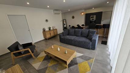 Gîte pour 10 personnes, avec jardin à Montamisé