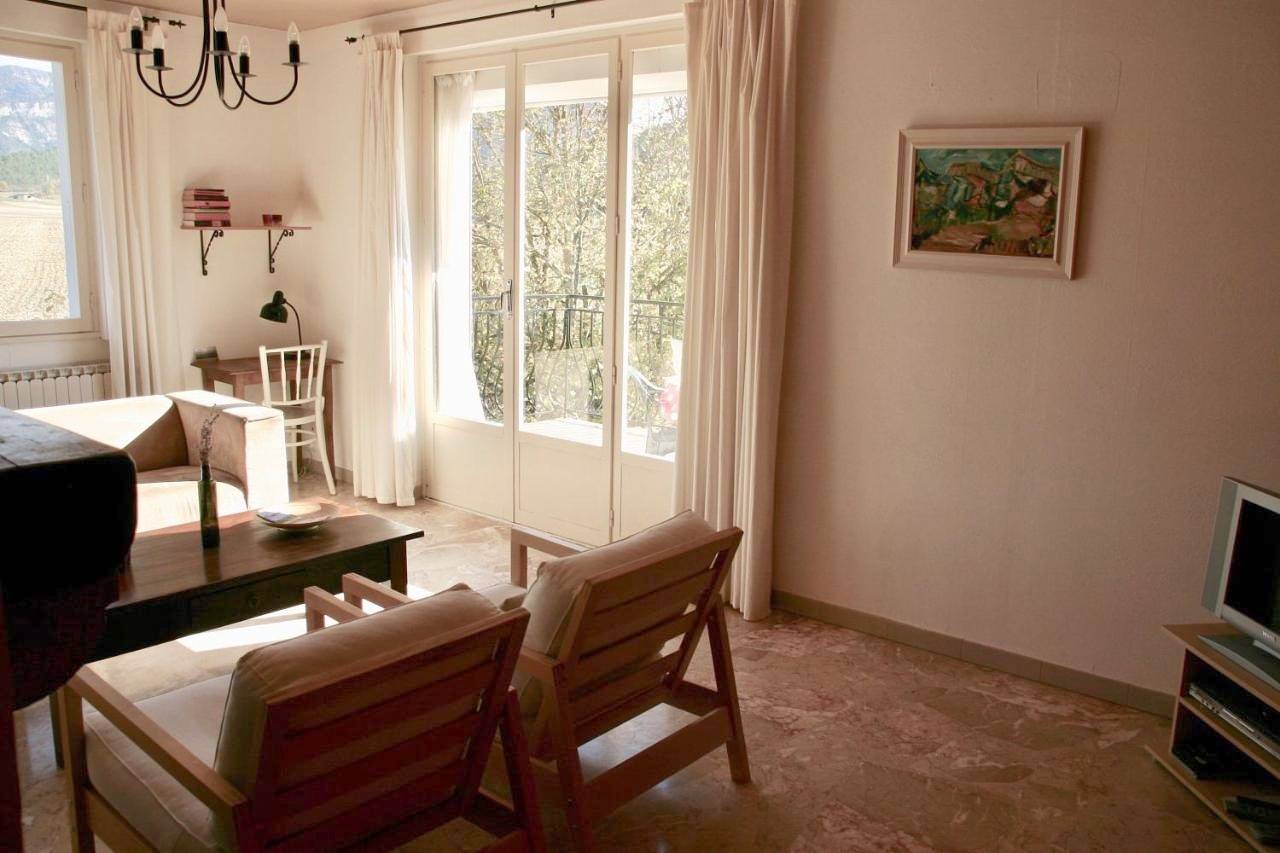 Appartement entier, Apartment with Balcony in Menglon, Région de Die