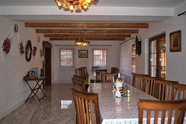 Gîte pour 2 personnes, avec vue et jardin, adapté aux familles dans Breb - 2