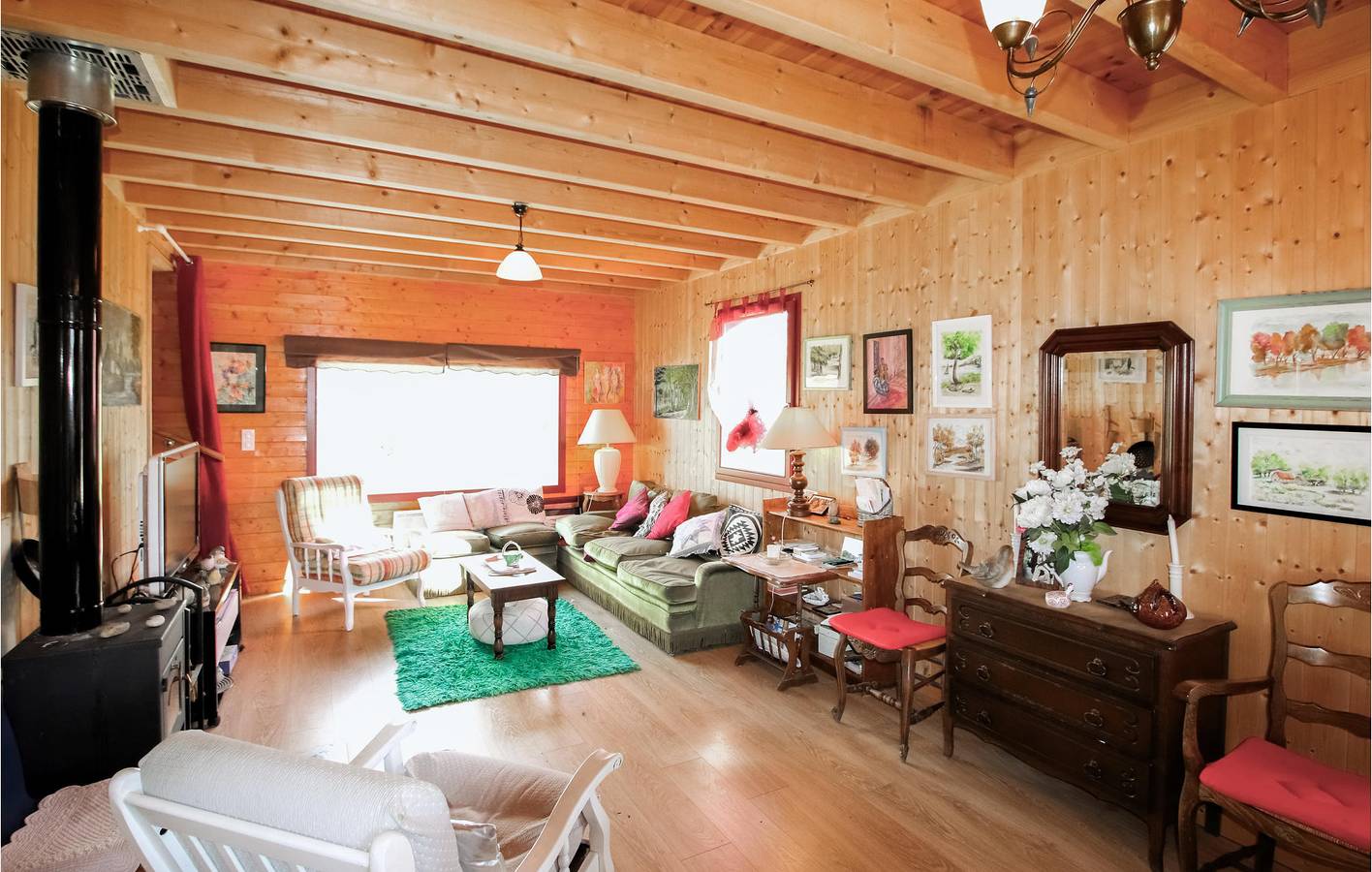 Appartement confortable avec TV, parking, jardin et Internet in Vernoux-en-Vivarais, Parc naturel régional des Monts d'Ardèche