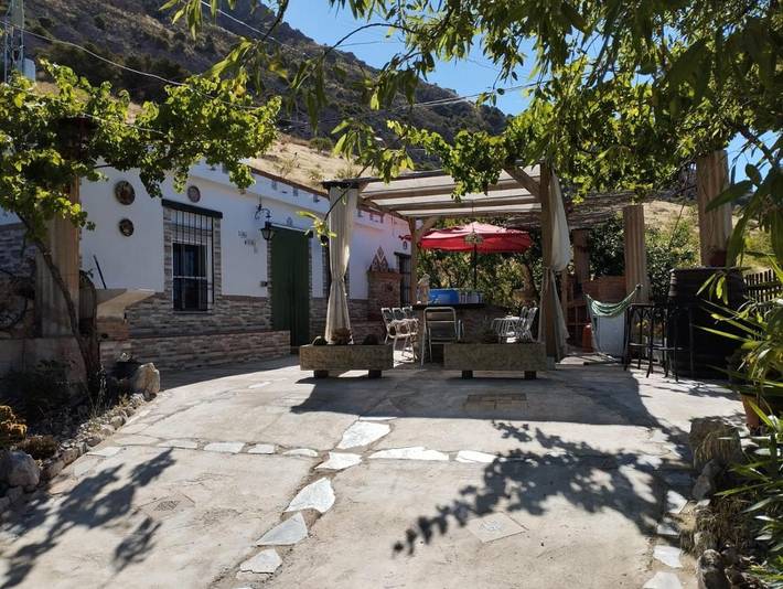 Ferienhaus für 9 Personen, mit Balkon und Terrasse sowie Garten und Pool