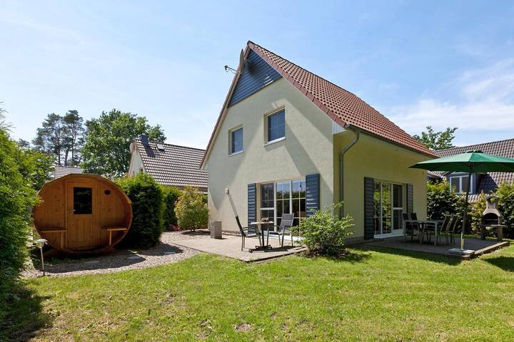 Ferienhaus für 6 Personen, mit Terrasse und Garten sowie Sauna in Göhren-Lebbin