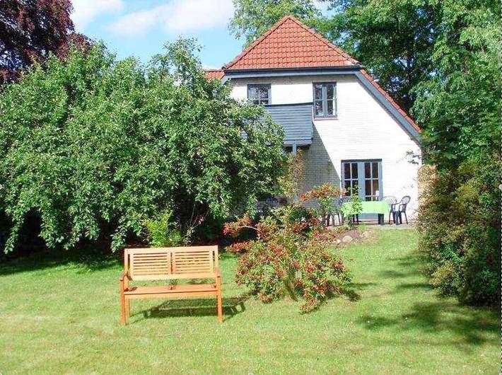 Ferienwohnung für 4 Personen, mit Terrasse und Garten sowie Ausblick in Fahrdorf