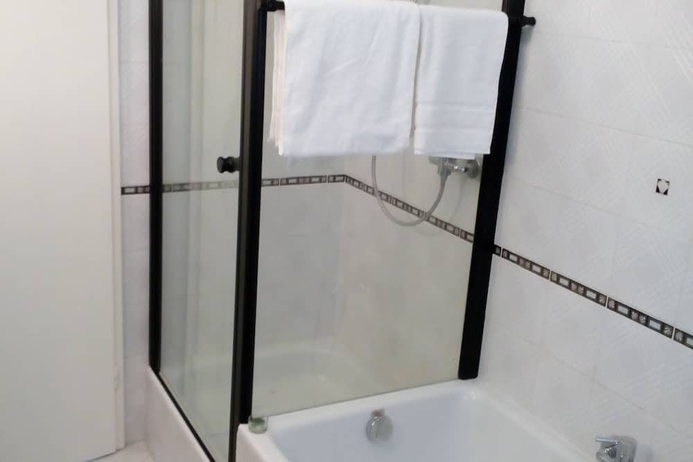 Ganze Wohnung, Sonnenoase am Dachsberg zwischen München, Tegernsee, Chiemsee, Messe München in Moosach, Oberbayern