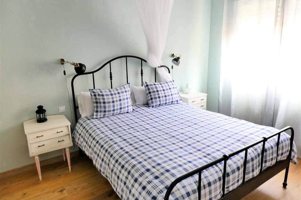 Entire apartment, Central, free parking, pets allowed in Logroño, La Rioja Province