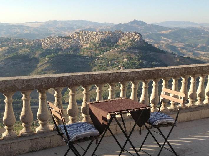Chambre d’hôte pour 2 personnes, avec Terrasse et Vue à Enna