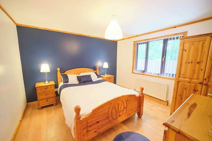 3 Bedroom Cabin By Travel Lets Short Term Rental Agency Kerrykeel in Broad Water