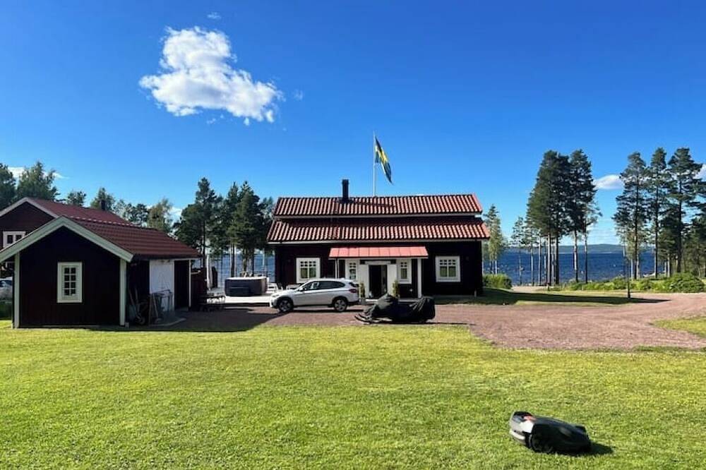 Exclusive idyll by Siljan - Lake plot, sauna & tranquility in Tällberg in Gästrikland
