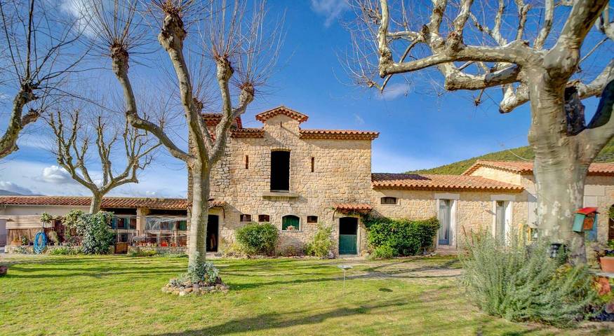 Gîte pour 2 personnes, avec jardin et terrasse en Provence-Alpes-Côte d'Azur - 3