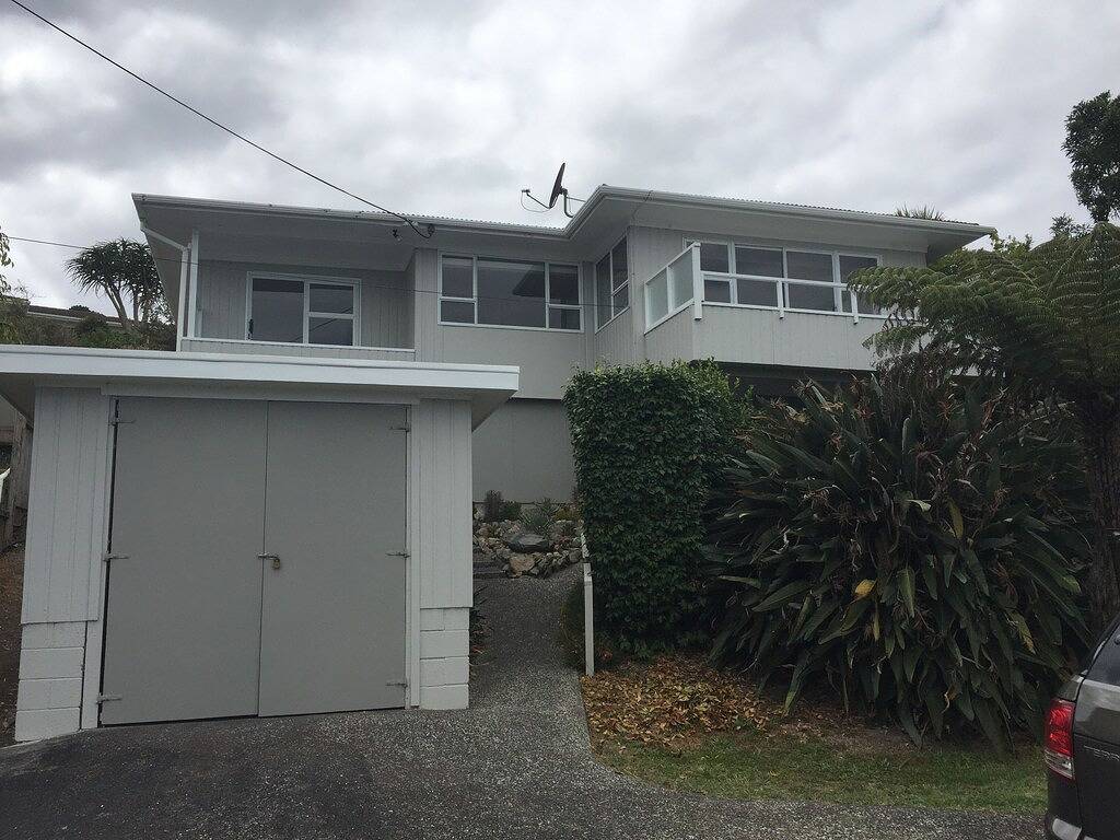 * Neuer Eintrag * Eine leere Leinwand mit einer Vollansicht. in Whangarei District