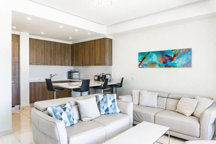 Ferienwohnung für 4 Personen, mit Balkon und Pool sowie Garten in Limassol