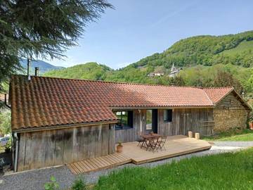 Gîte pour 4 personnes, avec jardin et vue à Nistos