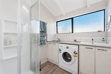 Vacation House for 5 Guests in Mount Maunganui, Bay of Plenty, Picture 3