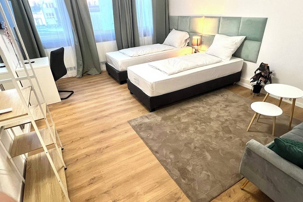 Ganze Wohnung, Big New 8 Rooms Boutique Flat Berlin City Center 1Alocation in Charlottenburg Berlin, Berlin