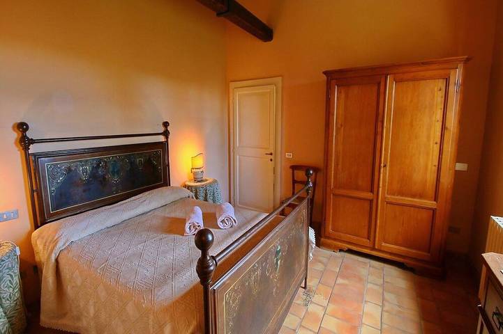 Casale a Todi con piscina e teatro in Todi, Perugia e dintorni