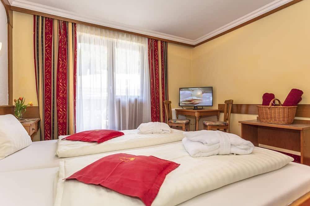 Double room with bath, Wc - New from winter: Alpenhof Aparthotel Werfenweng in Werfenweng, Tennengau