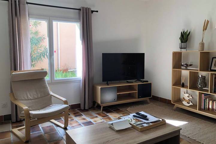 Gîte pour 7 personnes, avec jardin et piscine à Cornillon-Confoux - 4