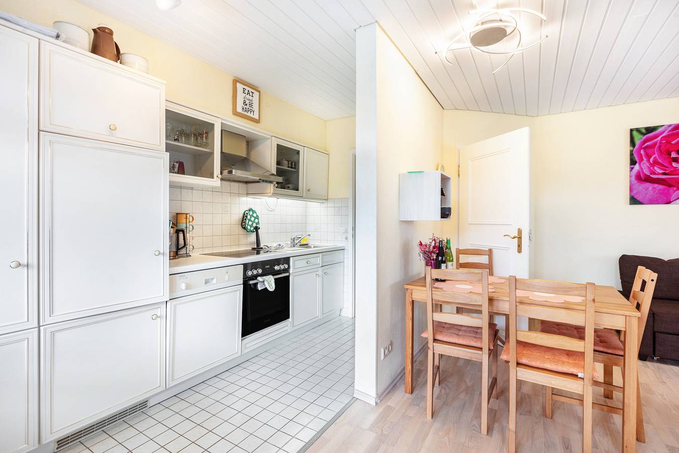 Ganze Wohnung, Apartment 'Blütenzauber' mit Bergblick, privater Terrasse und Wlan in Suedlicher Schwarzwald, Todtnau