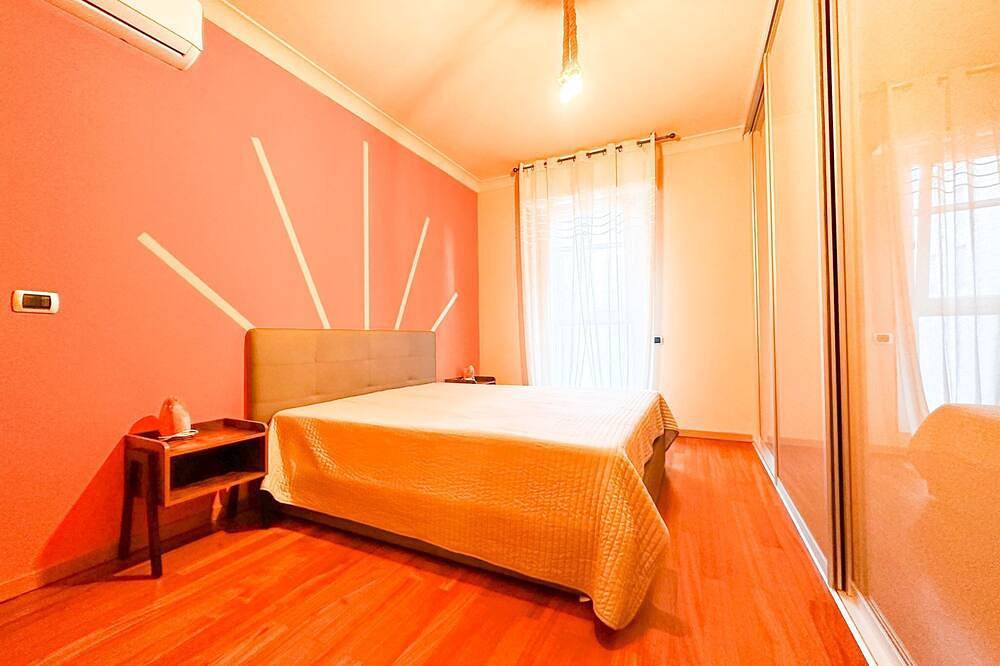 Orange Room With Garden View in Rivoltella del Garda, Desenzano del Garda