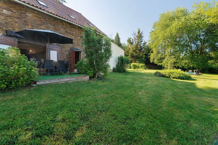 Cottage for 8 people, with garden in Dordogne