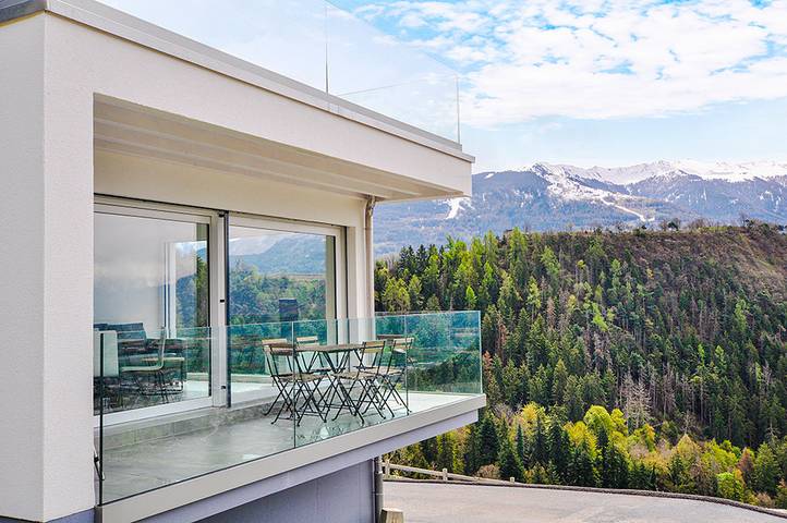 Bungalow voor 3 personen, with Balkon and Whirlpool as well as Sauna and Uitzicht in Zwitserland