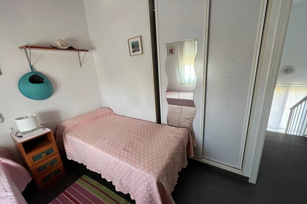 Villa with private swimming pool, parking and Bbq area 100 meters from the beach in Isla Canela, Ayamonte