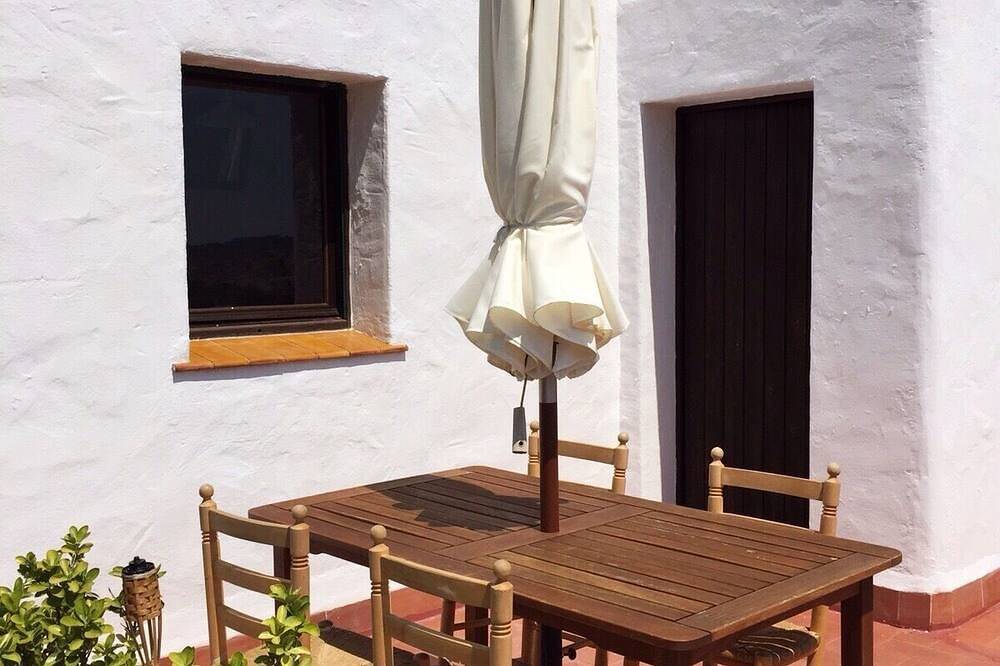 Apartamento entero, Apartamento mediterráneo de estilo rústico. in Sant Feliu de Guíxols, Costa Brava
