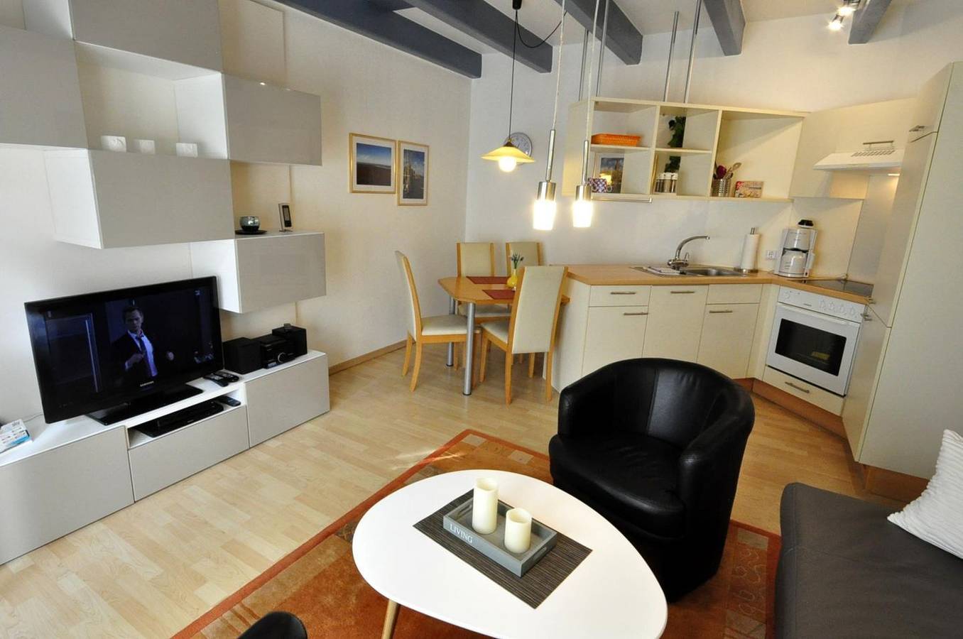 Ganze Wohnung, Ferienwohnung Huus vörd Diek Nelkenweg 4 Wohnung 2 in Neuharlingersiel, Nordseeküste