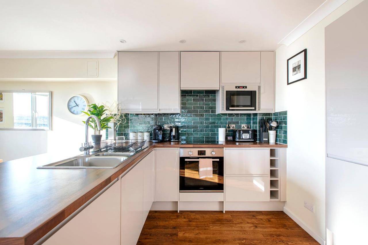 Entire apartment, 2Br Apartment with Balcony on Brighton Marina in Brighton Marina, Brighton